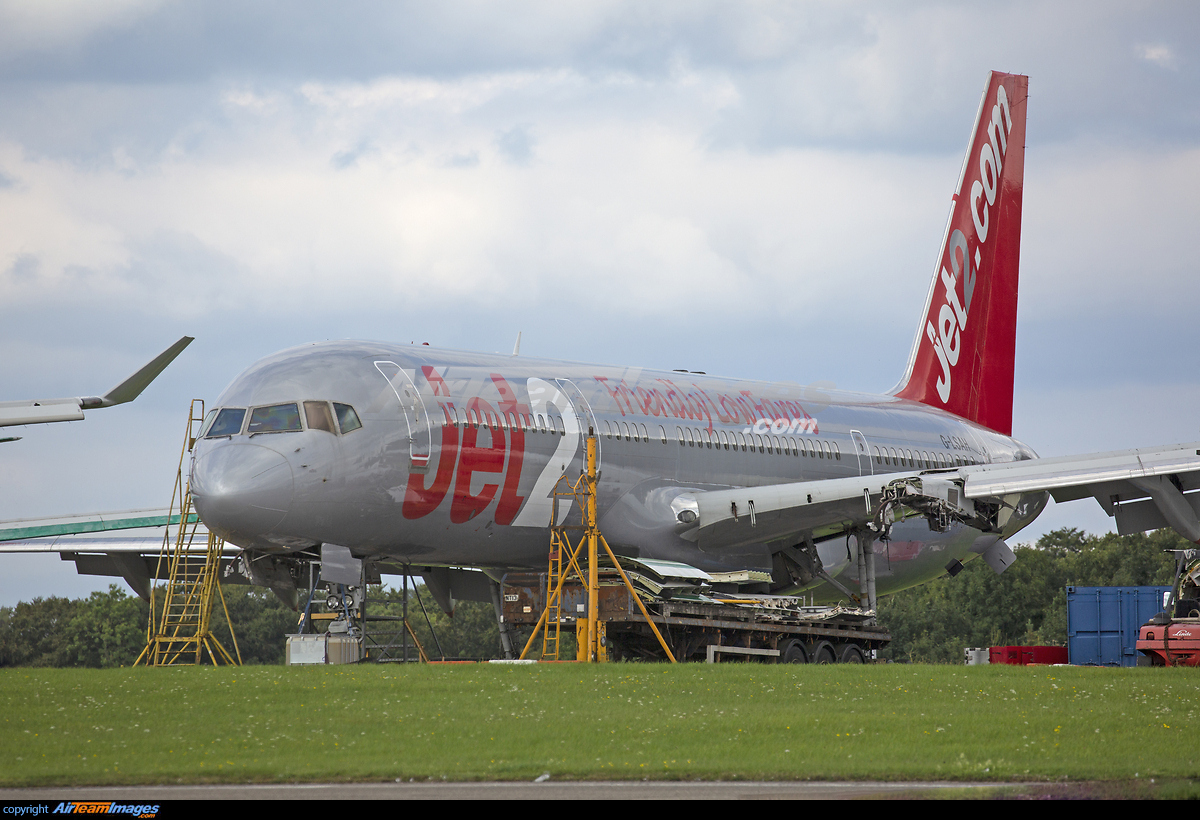 Boeing 757-21B Jet2 G-LSAH - AirTeamImages.com