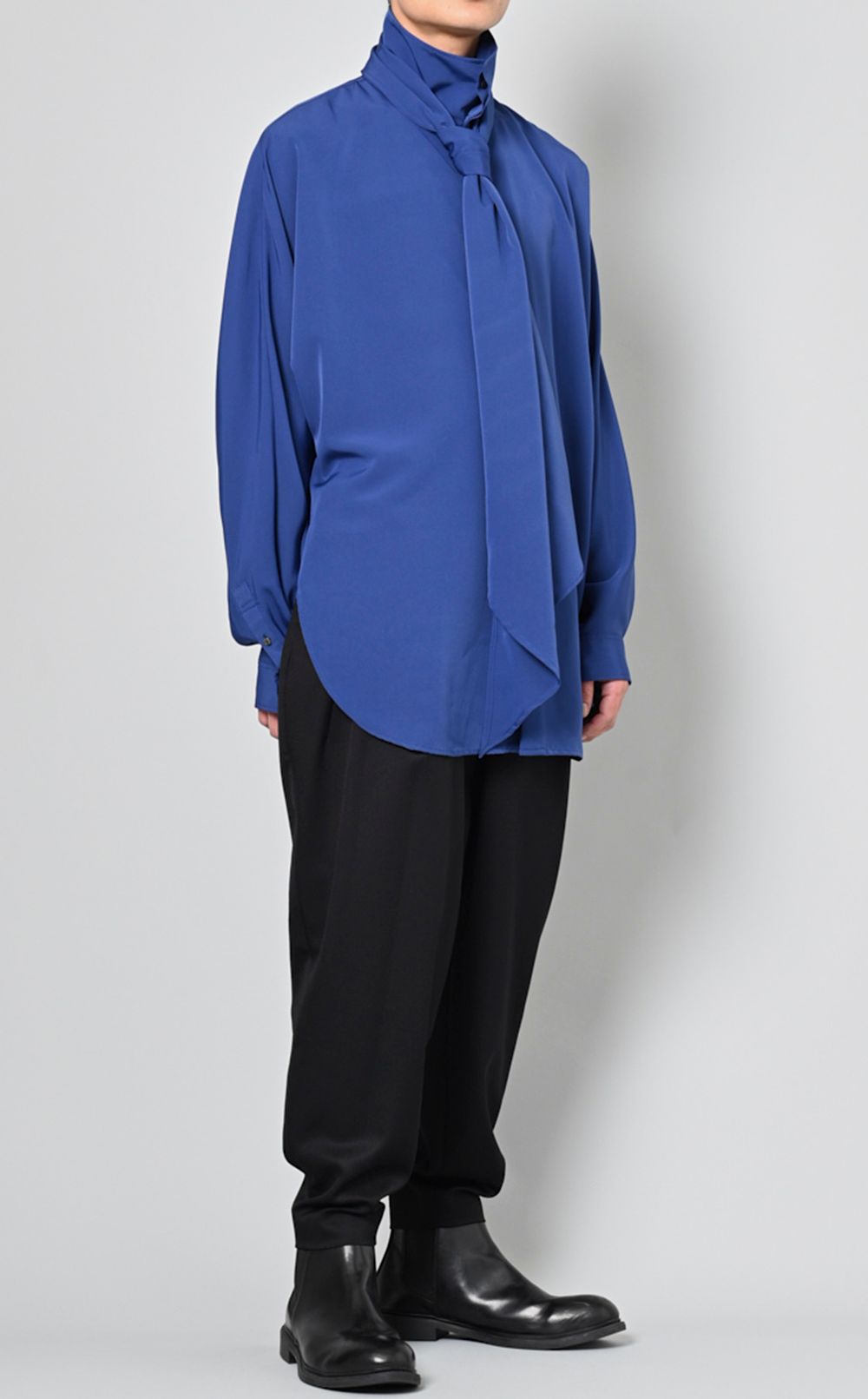 ato｜スカーフシャツ