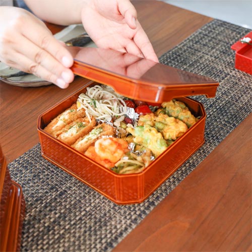 飛騨春慶 福壽漆器店 台付隅切三段重 伝統工芸品 木製 お重箱 | MUKU工房