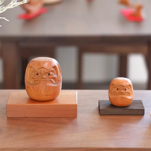 一位一刀彫 鈴木彫刻 頭巾だるま 伝統工芸品 木製 オブジェ | MUKU工房