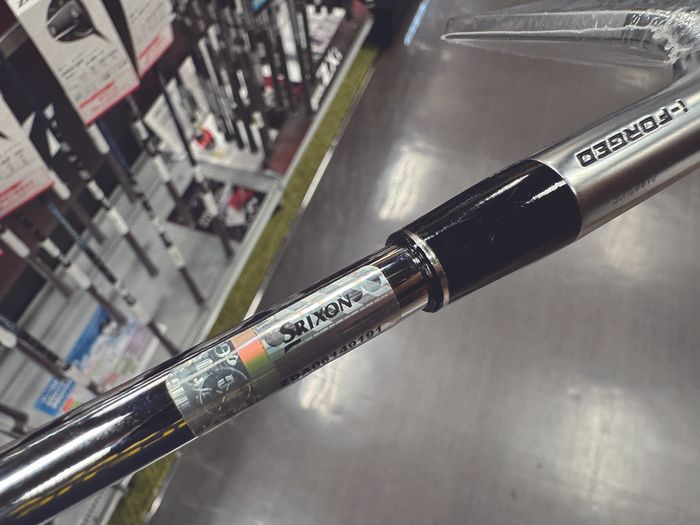 ニセモノを見分ける助けになるのに……クラブの「模倣品防止ラベル」が外