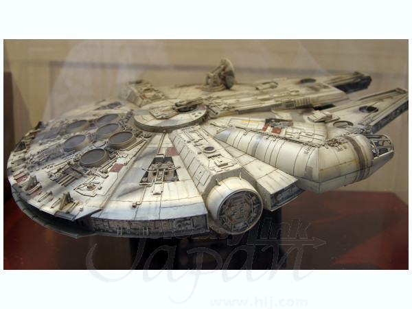 1/72 ミレニアム・ファルコン 塗装済完成品 | HLJ.co.jp