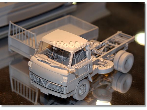 1/32 三菱 ふそう キャンター (T200系) 昭和50年式 | HLJ.co.jp