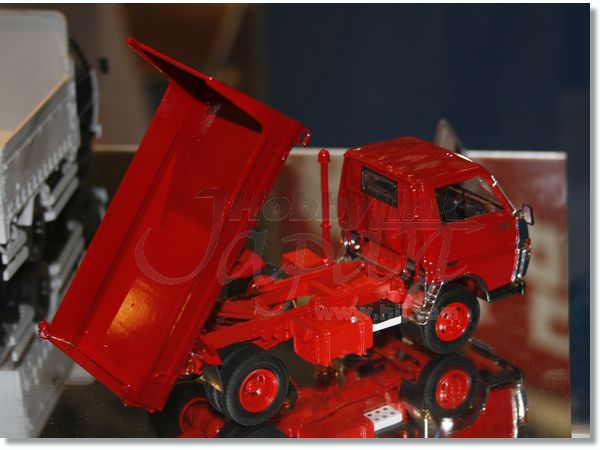 1/32 トヨタ ダイナ 前期型 ダンプ仕様 | HLJ.co.jp