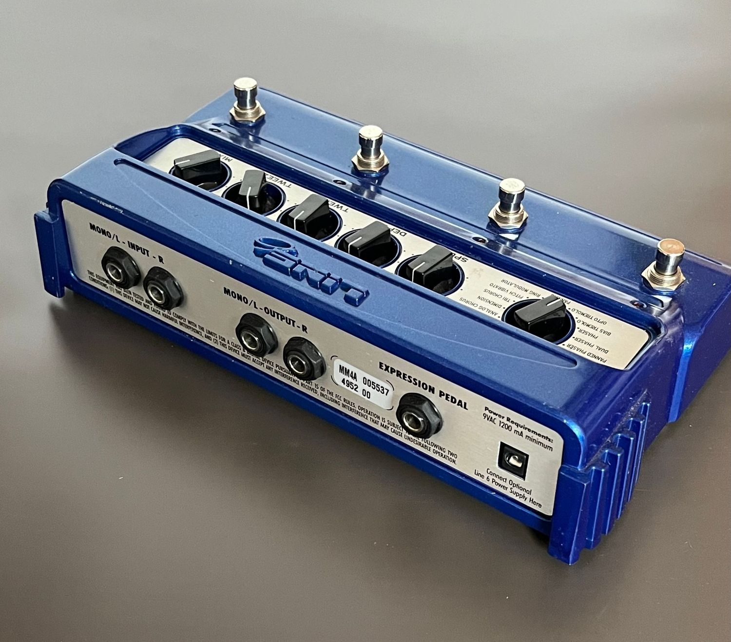 Line 6 MM4 Modulation Modeler with PSU