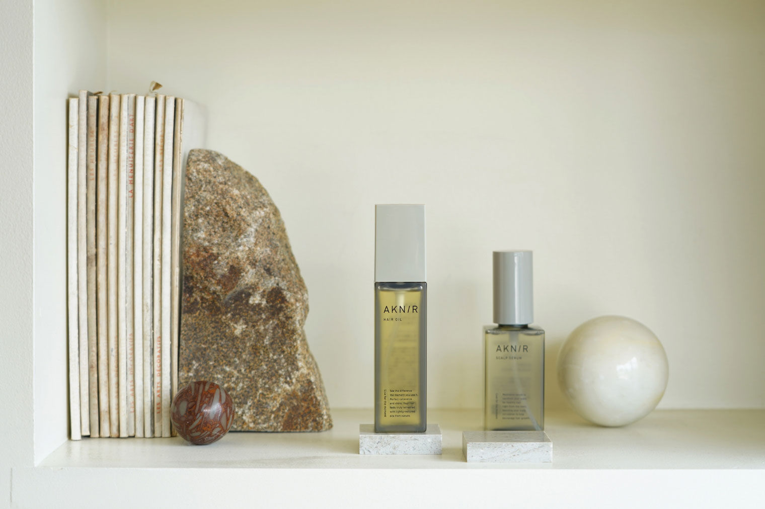 プレミアムモイストヘアオイル｜AKNIR（アクニー） 公式オンラインサイト