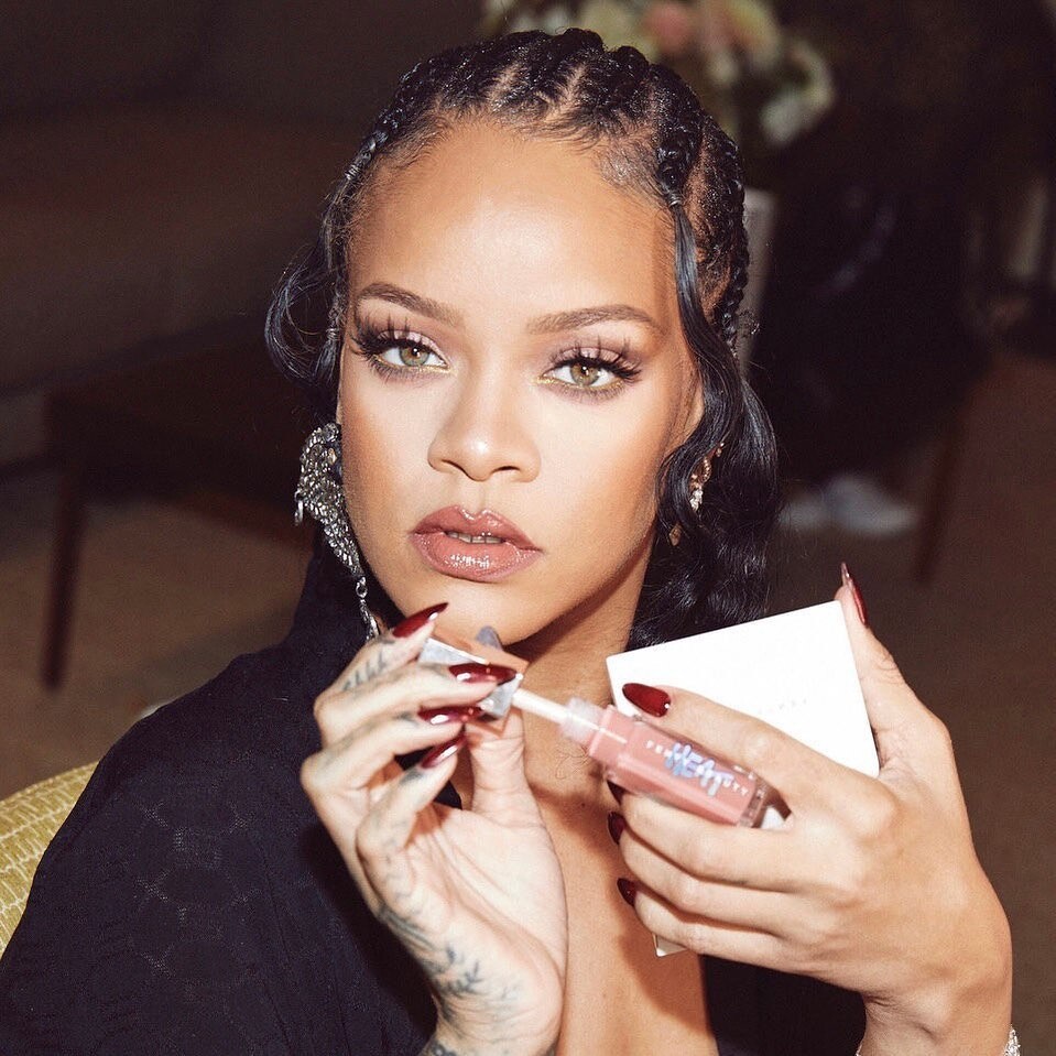 iFLYER: Rihanna（リアーナ）の超人気ランジェリー・ブランド『Savage