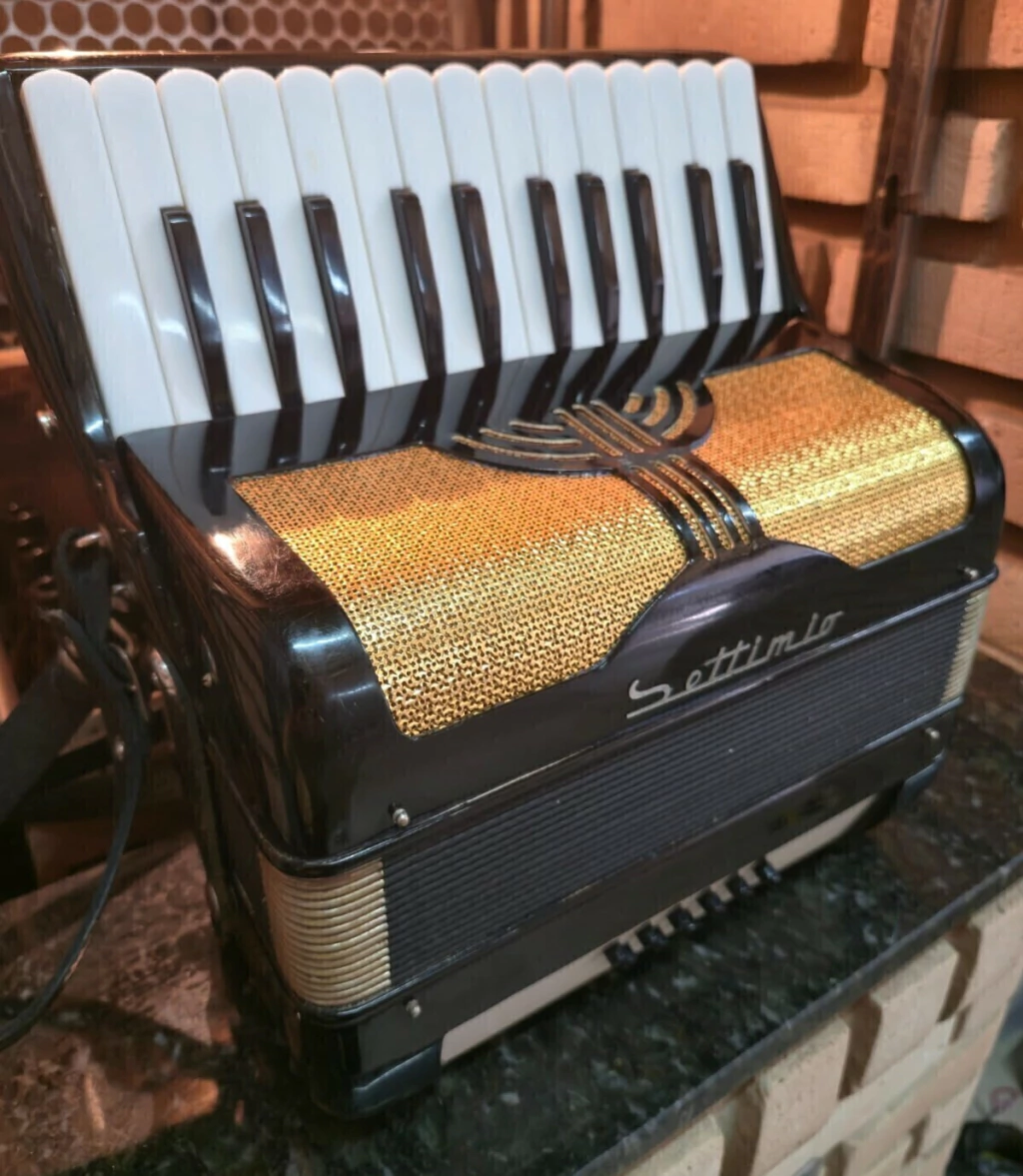 Acordeon Settimio Soprani 12 baixos