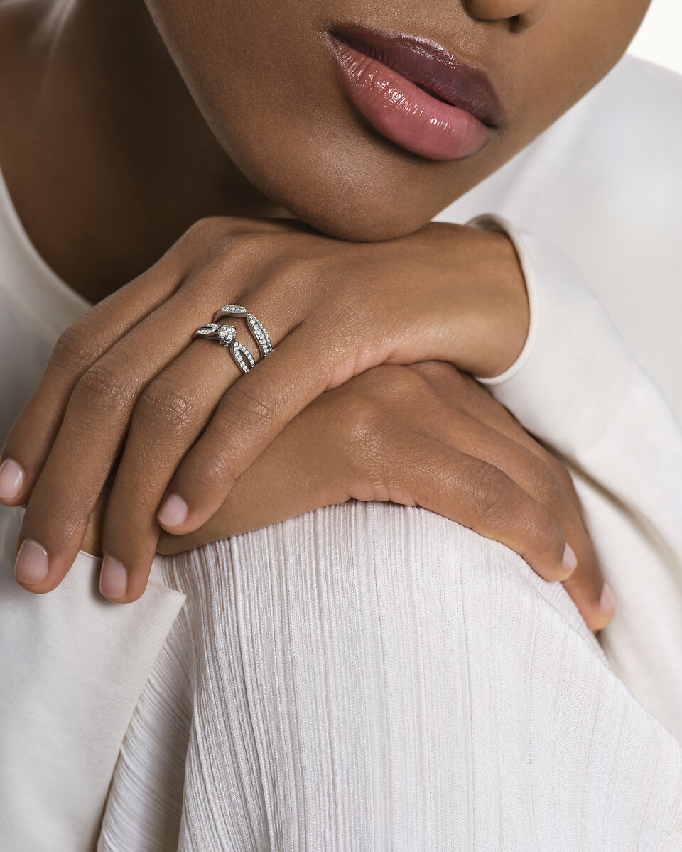 ポンドゥパリ | ソリテール リング パヴェ | ブシュロン