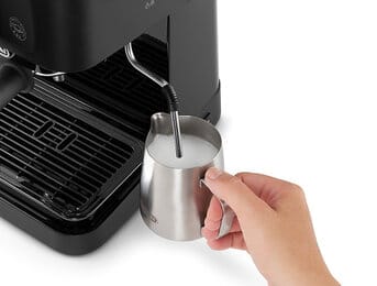 スティローザ エスプレッソ・カプチーノメーカー ホワイト EC235J-W