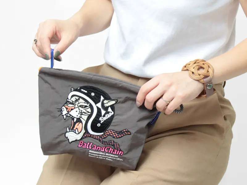 ボールアンドチェーン オリジナルのポーチ キー＆キャレッジ ホワイト