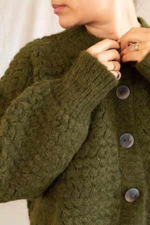 ZIGZAG CARDIGAN - OLIVE – DAEZA