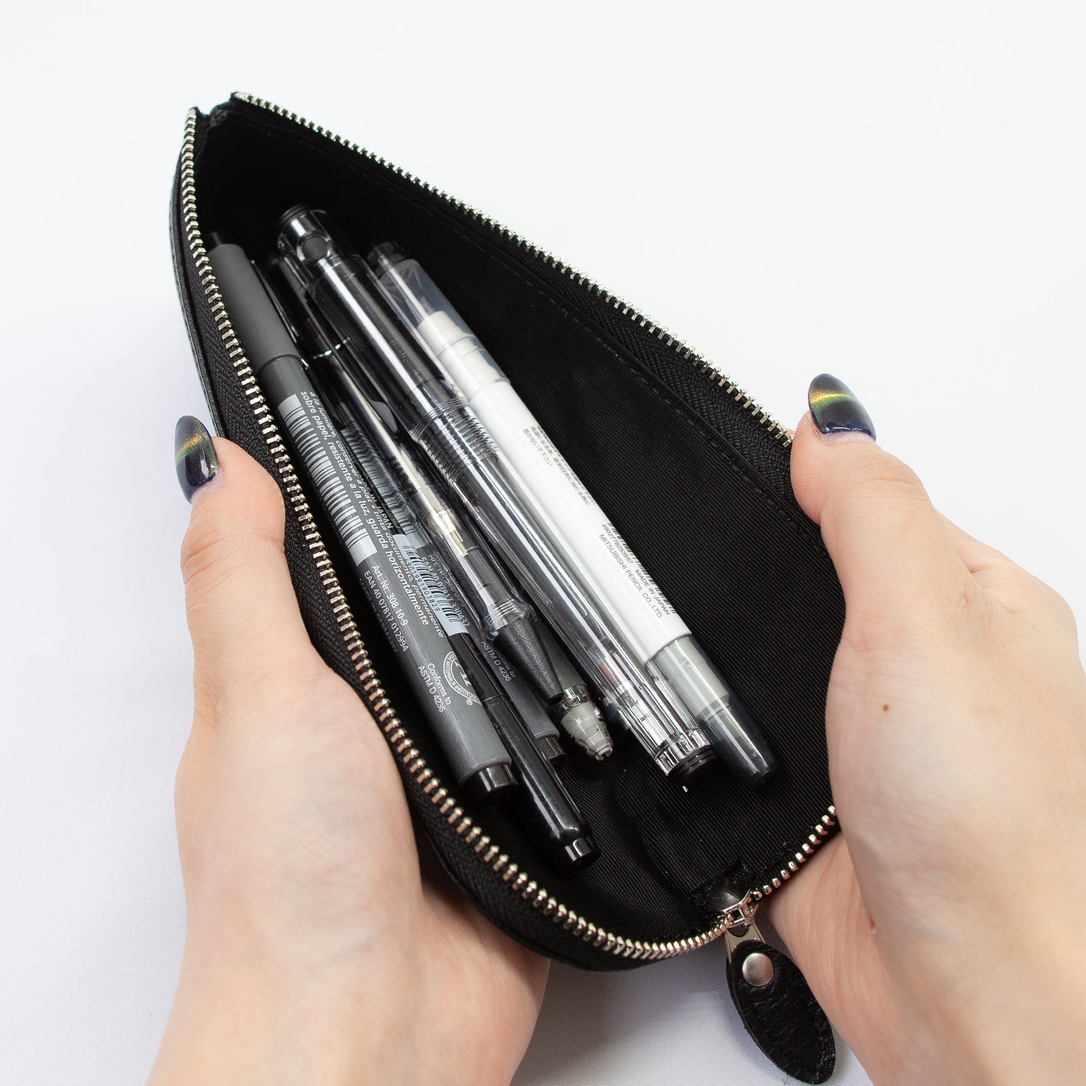 OSL GENUINE LEATHER / ラウンドファスナーペンケース – Neue