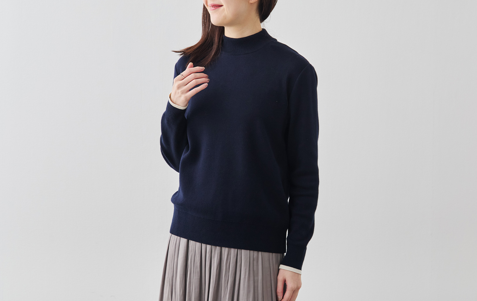 スムースリッチ 洗えるモックネックニット/ネイビー | Factelier