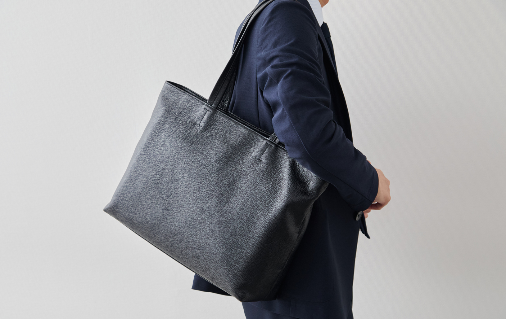 タイムレス トート/オリーブオイルレザー/ブラック | Factelier