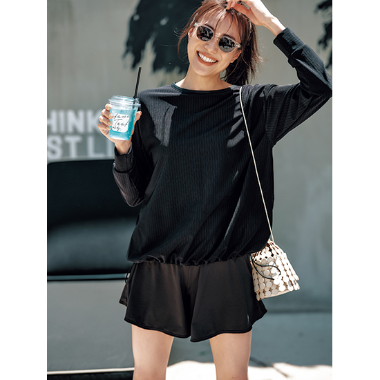 メゾンドドルチェ　ラッシュガード　ブラック maison de Dolce.メゾンドドルチェ フリルショートラッシュガード