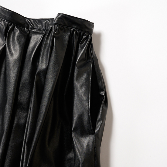 THREE SQUARE]フェイクレザースカート | KOBUNSHA SELECT SHOP