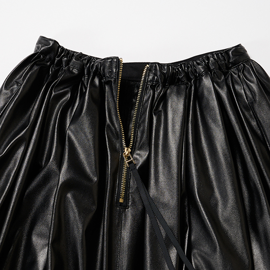 THREE SQUARE]フェイクレザースカート | KOBUNSHA SELECT SHOP