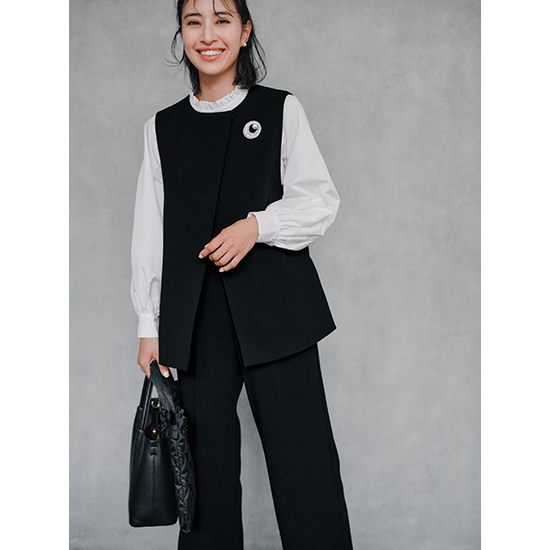 nissen]異素材ブラウス付きジレセットアップパンツスーツ | KOBUNSHA