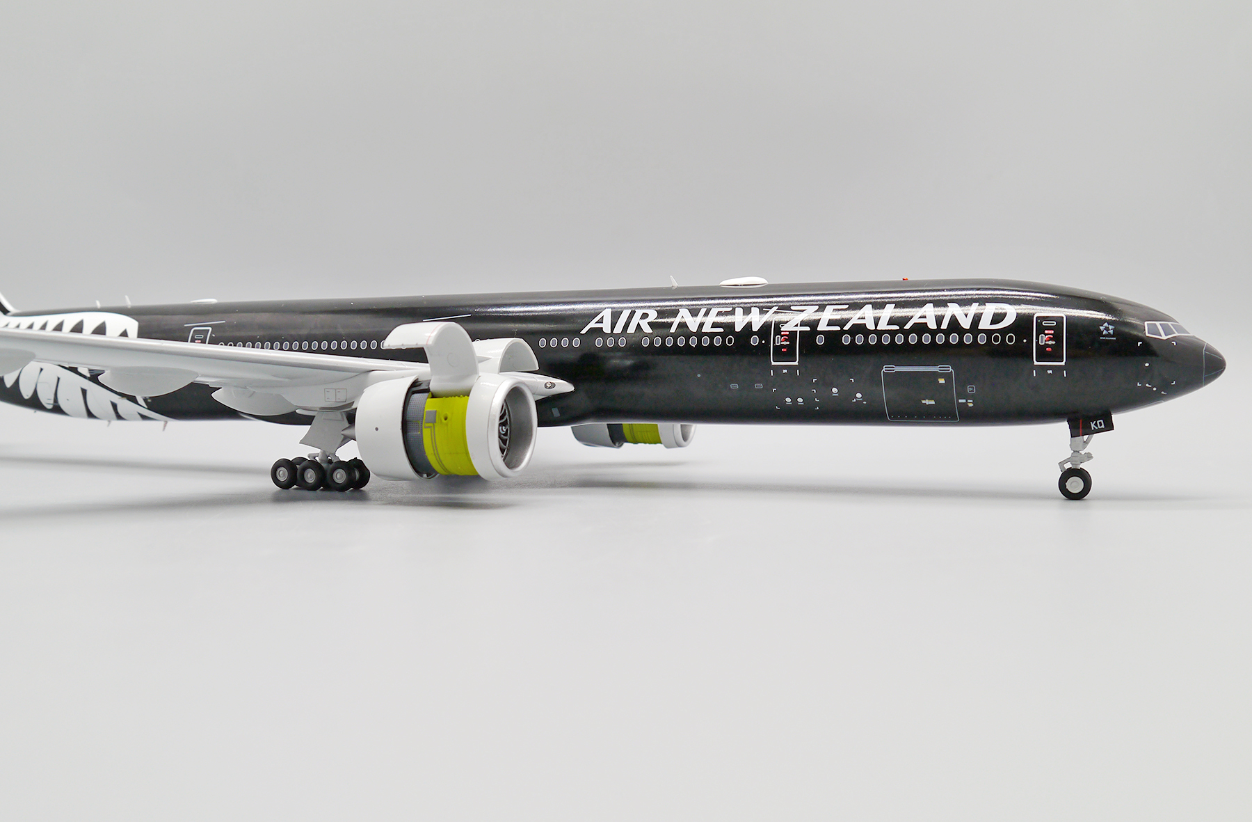Air New Zealand Boeing 777-300ER All Blacks Special Colors
