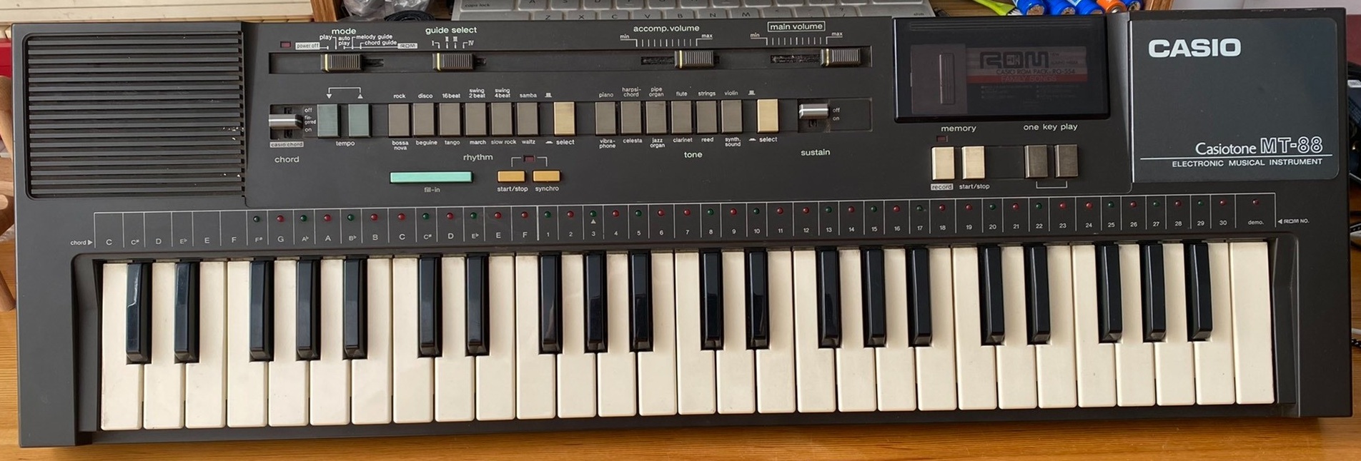 CASIO MT-88 / MT-820 / MT-830 [Electronic Keyboard Models & Demo