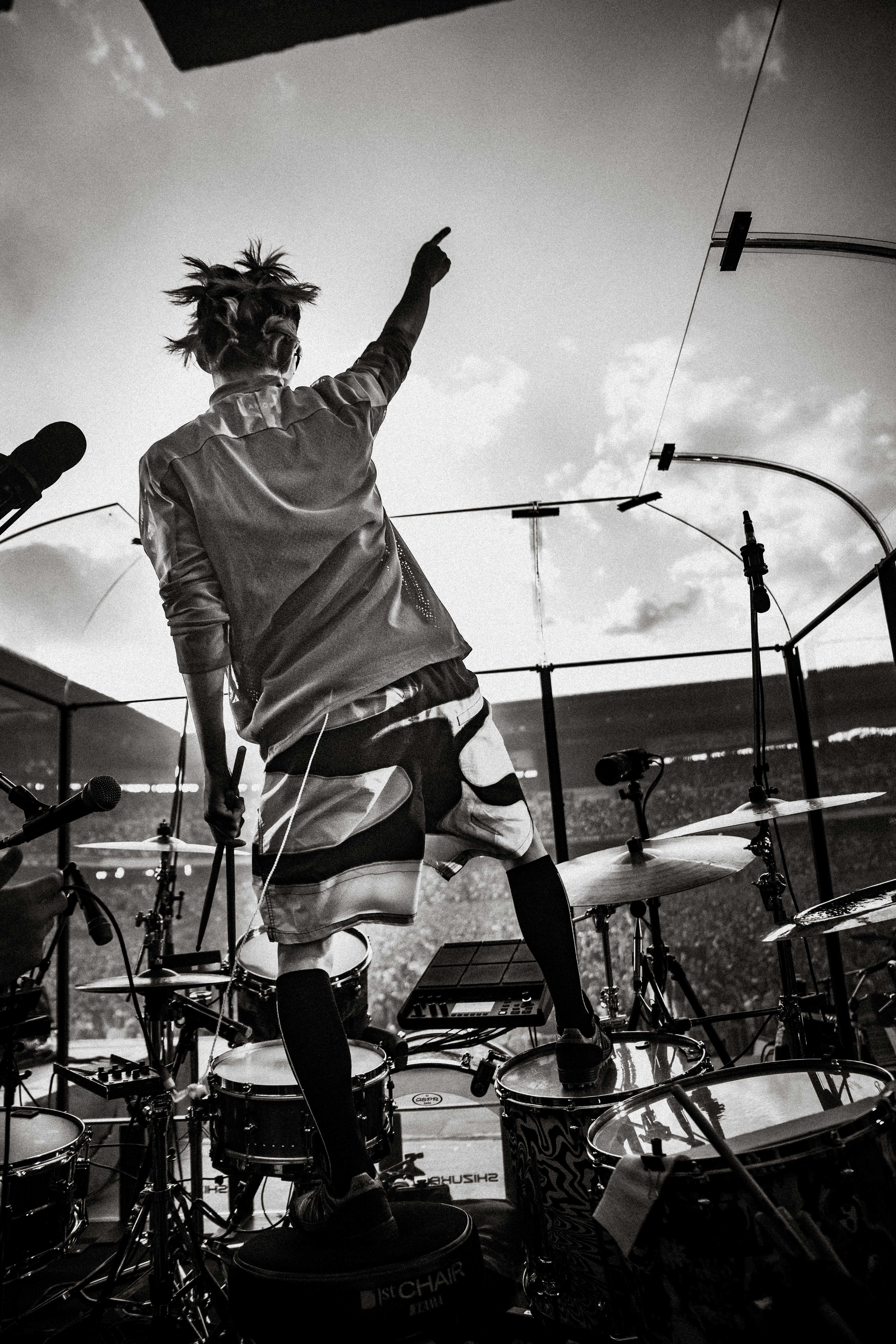 King Gnu 初のスタジアムツアー終幕。日産スタジアムで7万人の大合唱