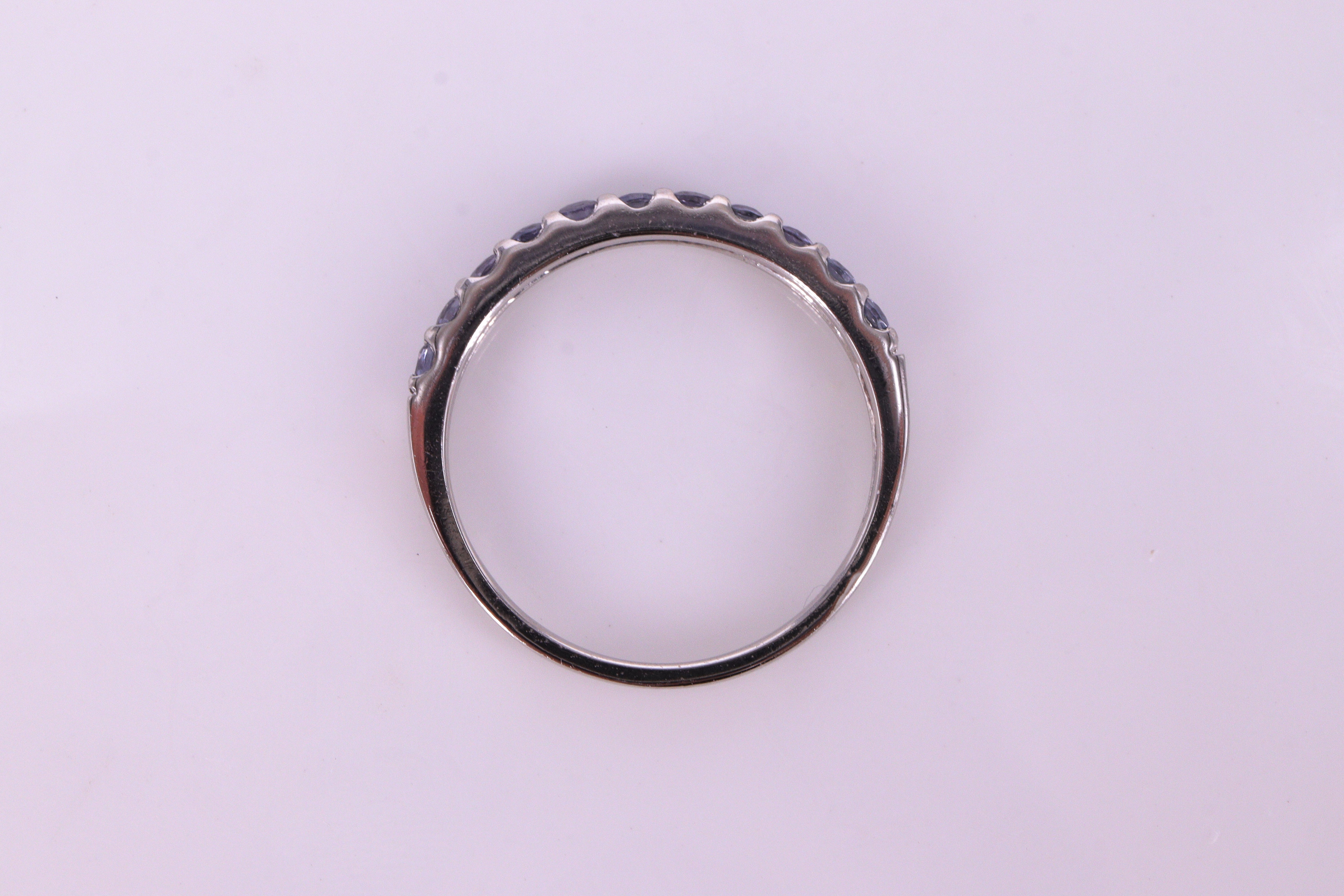 カラーチェンジガーネット エタニティリング 共有爪タイプ