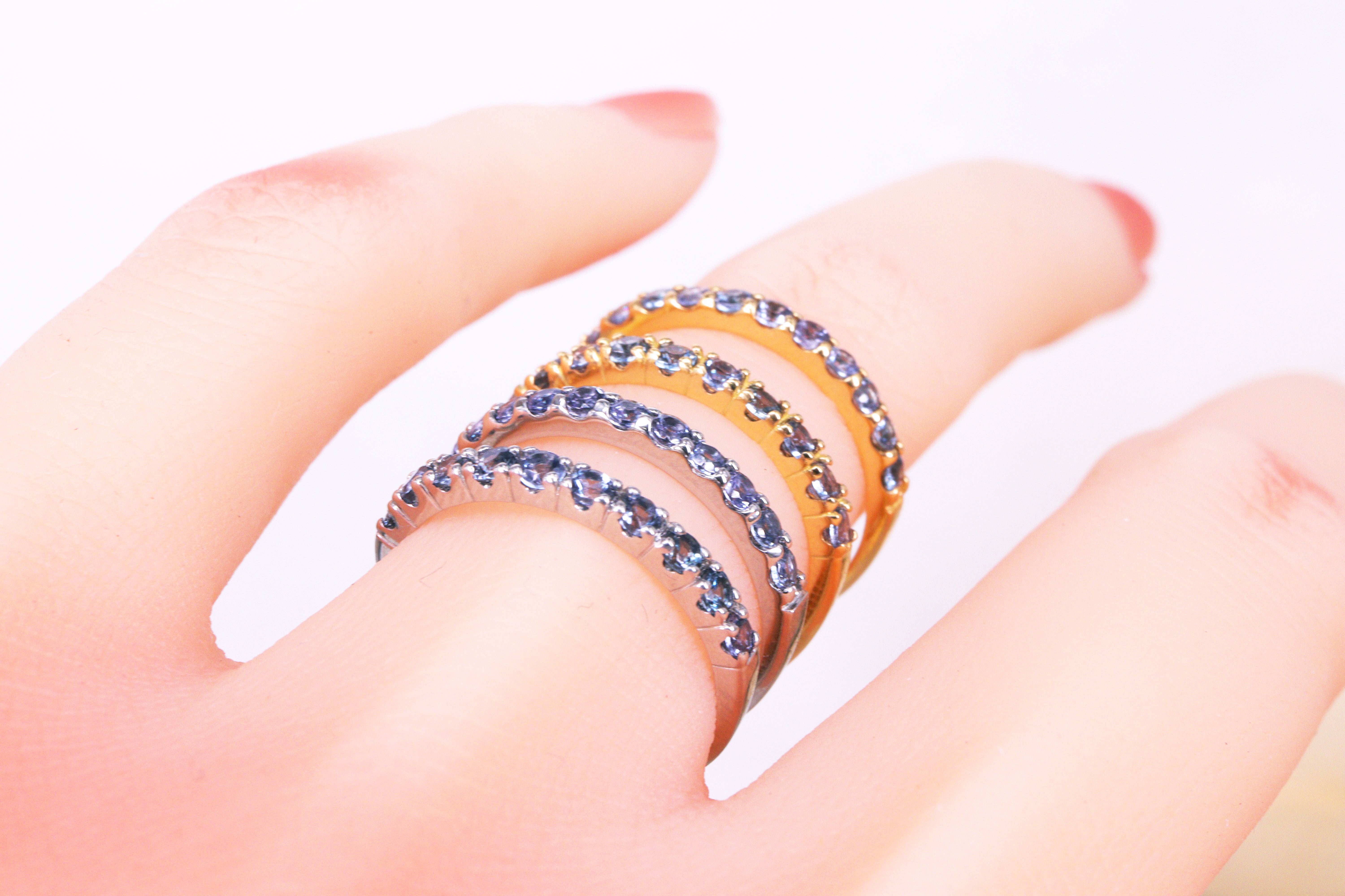 カラーチェンジガーネット K18YG エタニティリング 4本爪タイプ