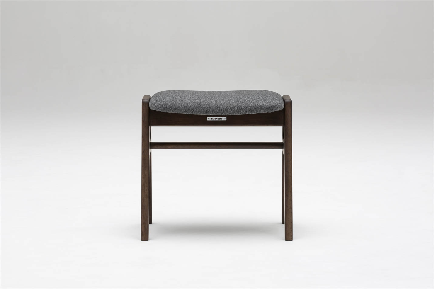 カリモク60+ スタッキングスツール セラムダークグレー［C36116XK