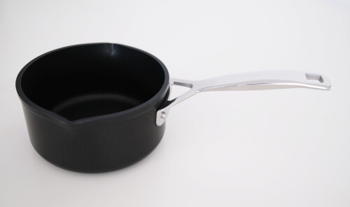 ル・クルーゼのTNS ミルクパン 16cm NCレビュー。使いやすくて