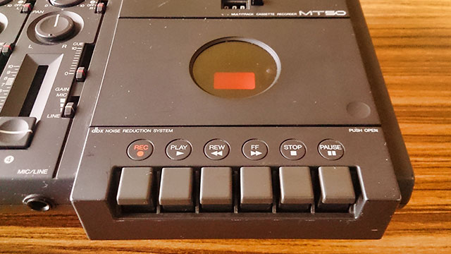 4 トラックカセット MTR、YAMAHA MT50 を修理する