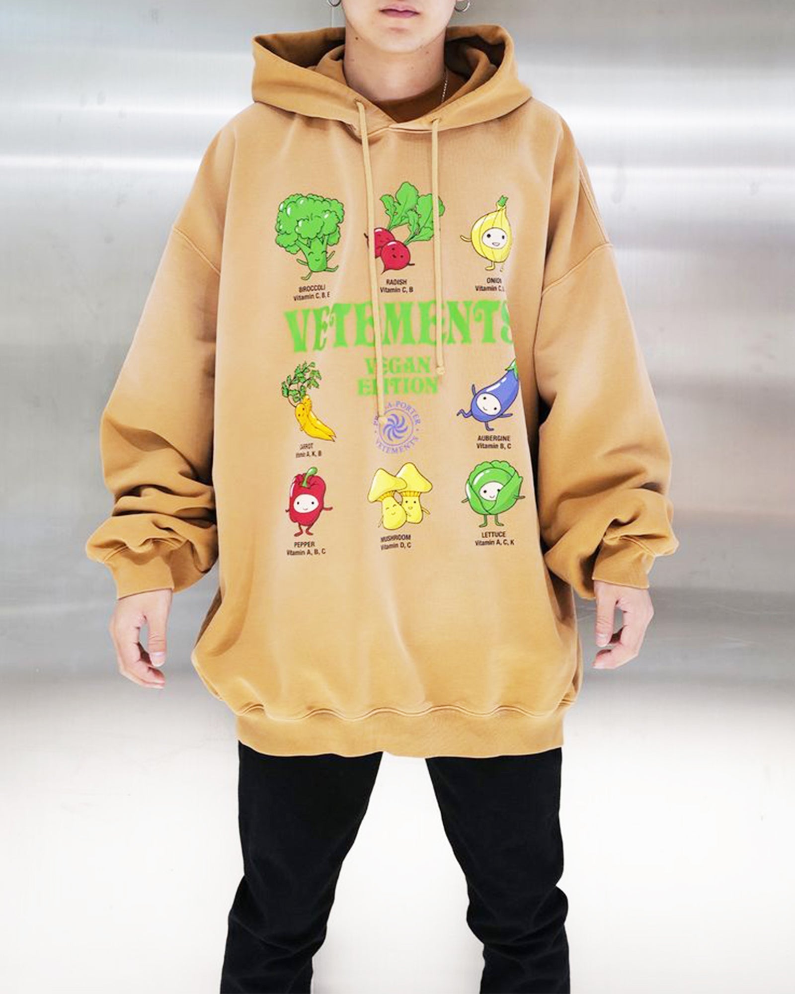 VETEMENTS (ヴェトモン) VEGAN LOGO HOODIE / EARTH | Detail