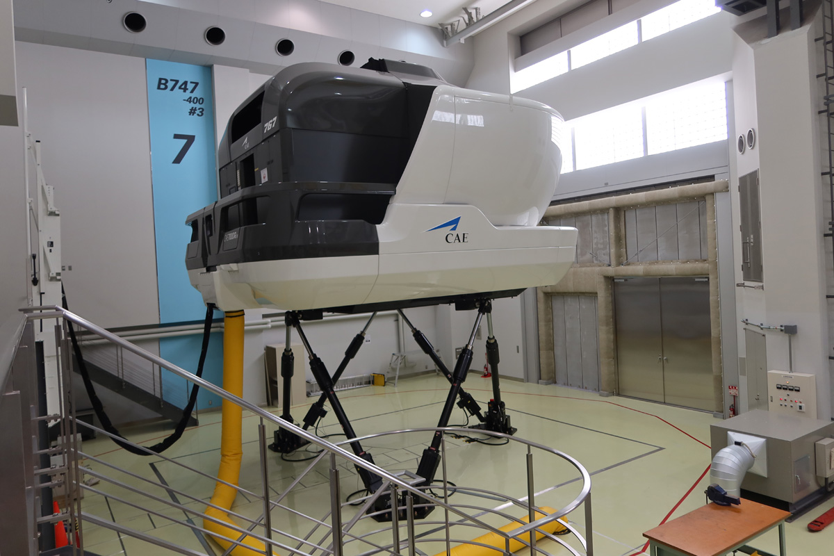 ガチすぎると話題のJAL「本気のパイロット訓練体験10days」受講者に