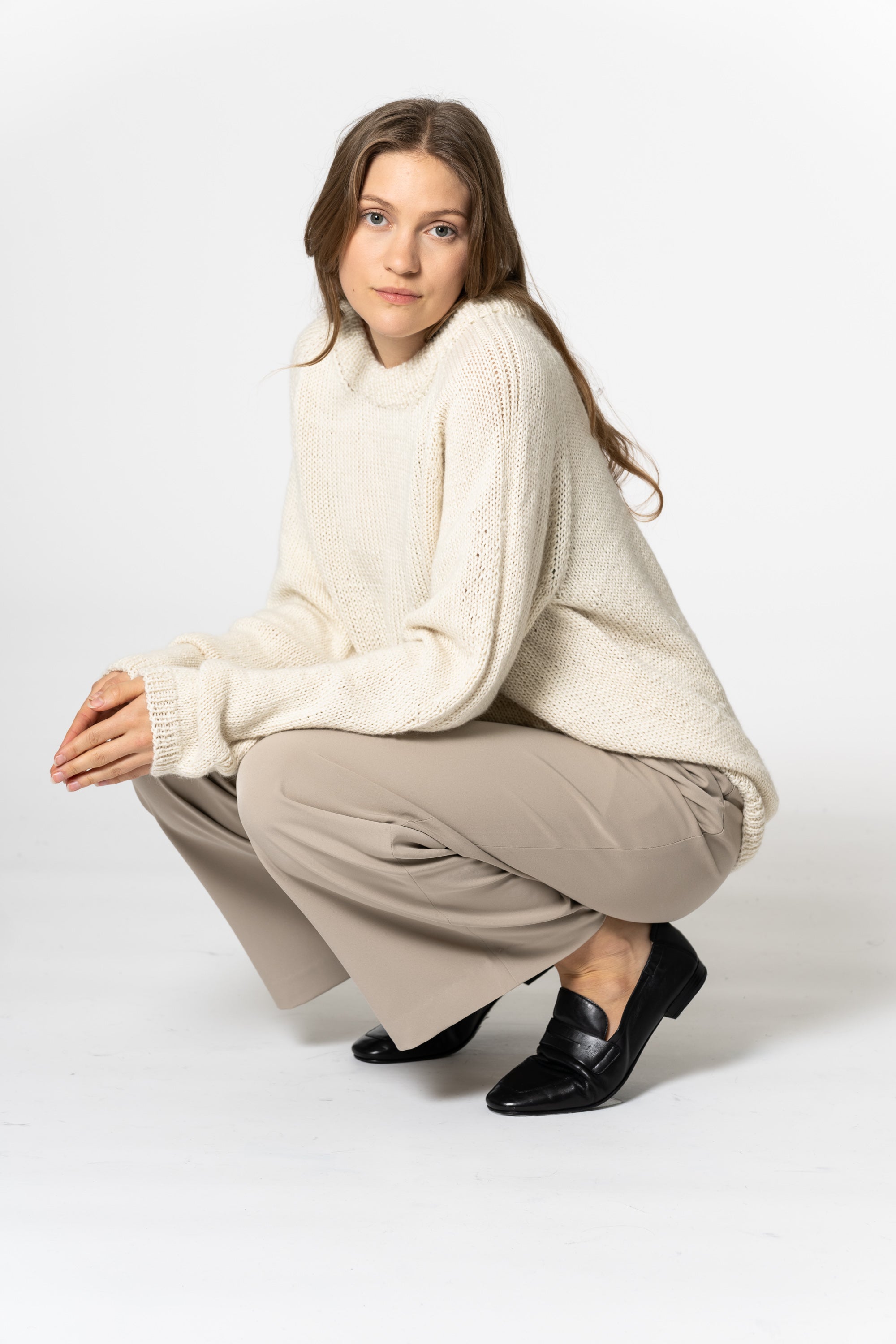 ALPACA Handknit Sweater - Ivory White – DINADI