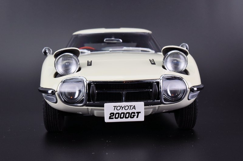 REVIEW: AUTOart Toyota 2000 GT • DiecastSociety.com