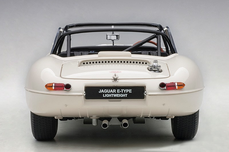 AUTOart Jaguar Lightweight E-Type - White • DiecastSociety.com