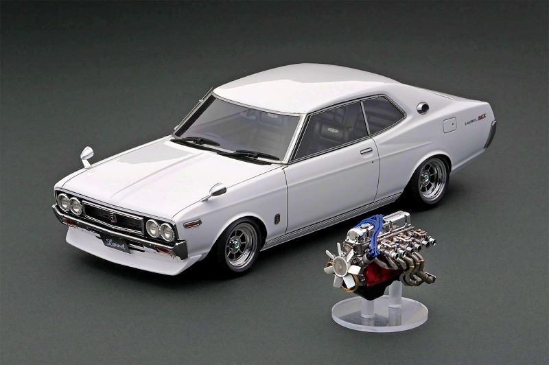 Ignition Model Circular Nissan Laurel SGX White (UPDATE