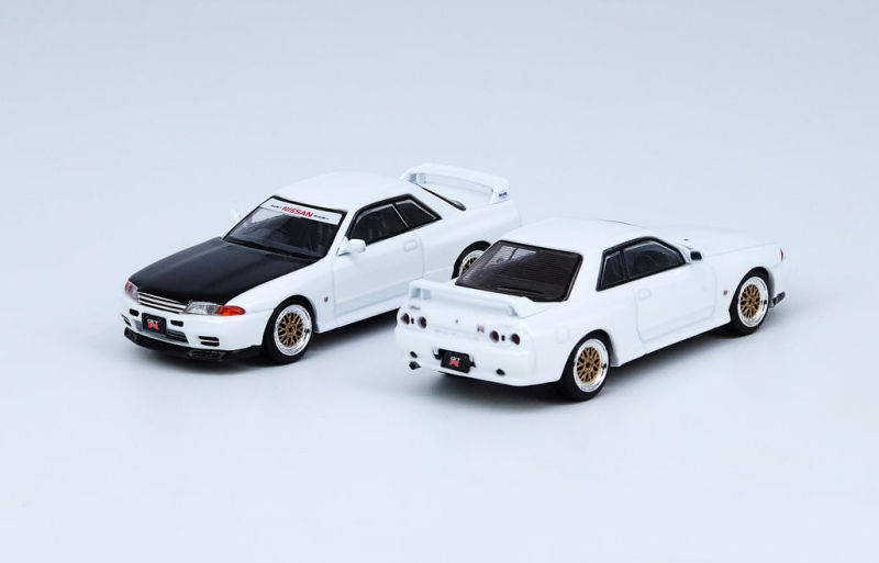 INNO64 New Nissan Skyline GT-R R32 - White & Blue • DiecastSociety.com