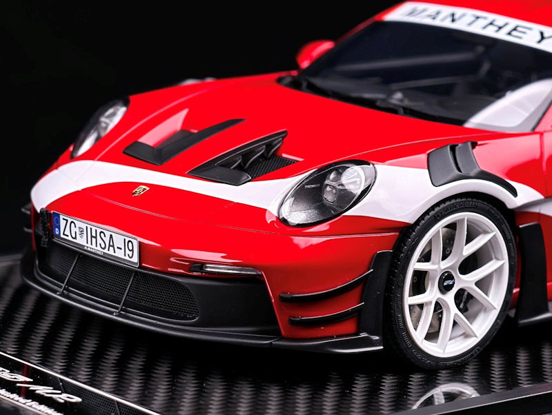 FIRST SAMPLE: VIP Models Porsche 911 GT3 RS-Manthey Racing
