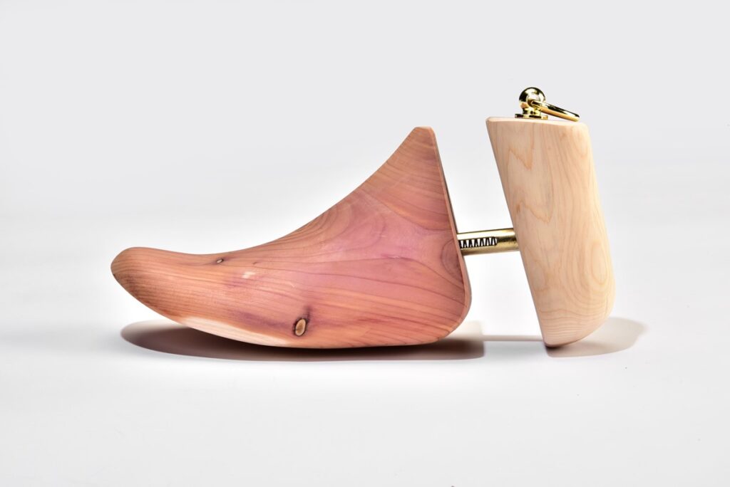 やっと見つけた！ 価格良し、使い勝手良しの「BRIGA」のブーツ用シュー