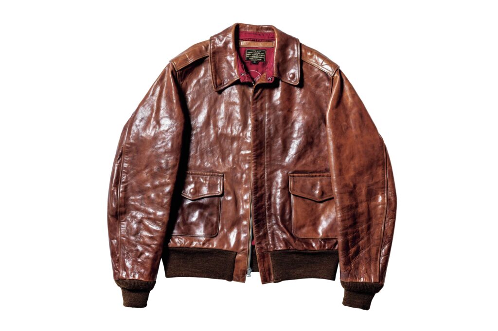 軍用レザーフライトジャケットは、大戦当時に想いを馳せて育てるべし