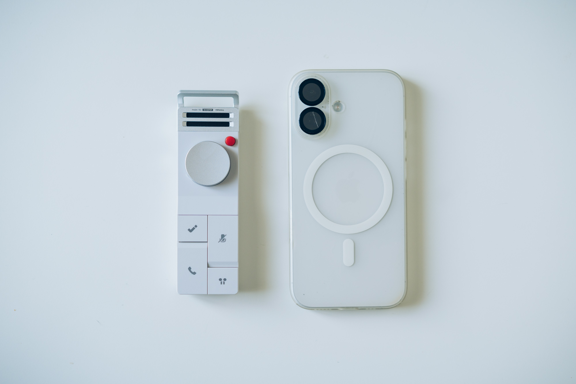 イヤホン越しの声まで拾う！AI搭載ボイスレコーダー「HiDock P1」が