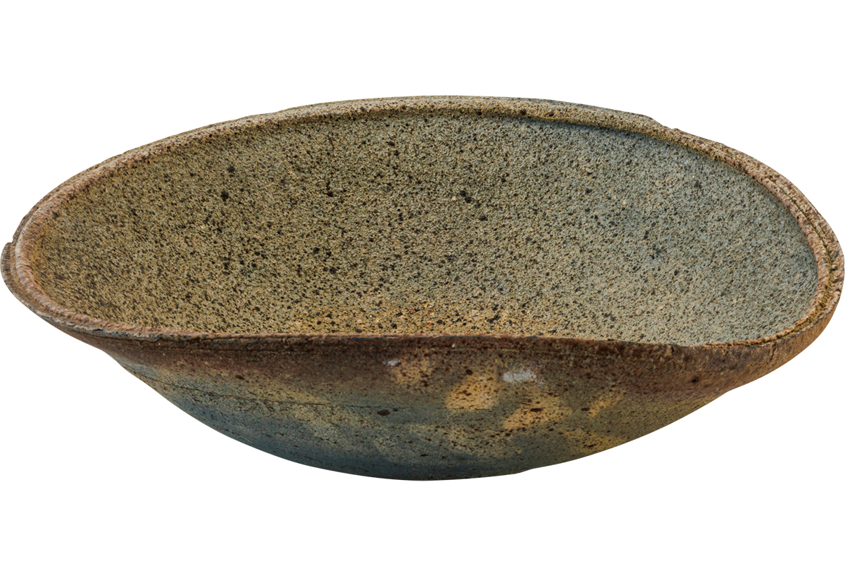 食事がより楽しくなる《壷田和宏・亜矢》のうつわ高千穂の力強い土を