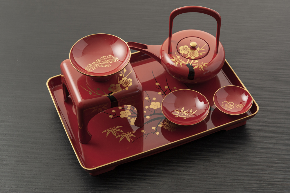 2294 お屠蘇 セット 一式 洗朱 四ツ揃 変り松 クリ足 松台 松竹梅 楽天市場】日本製 屠蘇器 総朱 松竹梅 枠足 四ツ揃 会津塗り お正月 お