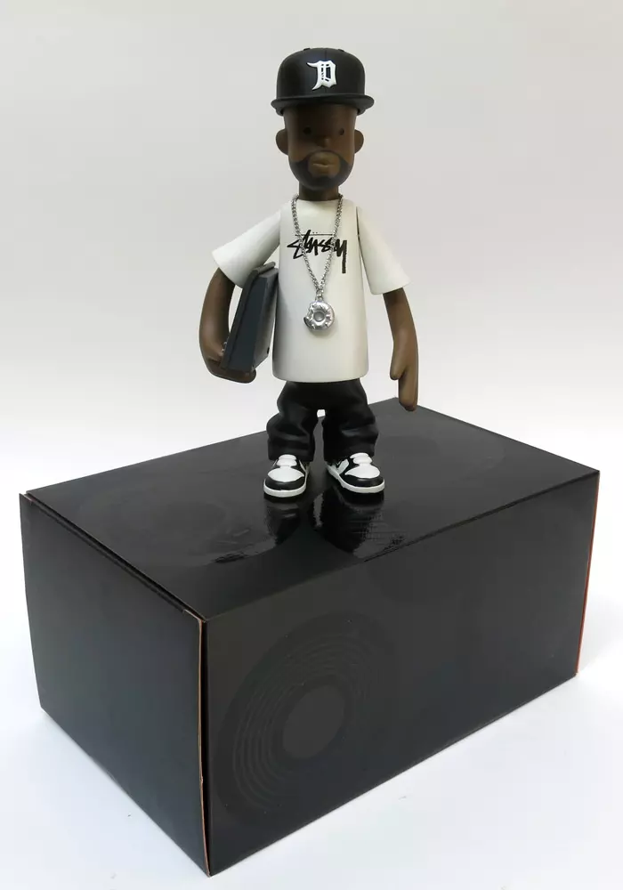 FIGURE BY PAY JAY / J DILLA x STUSSY オフィシャル・コラボ