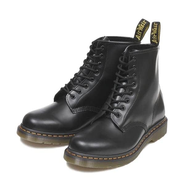 大人かっこいいスタイルの定番。Dr.Martens(ドクターマーチン)のブーツ