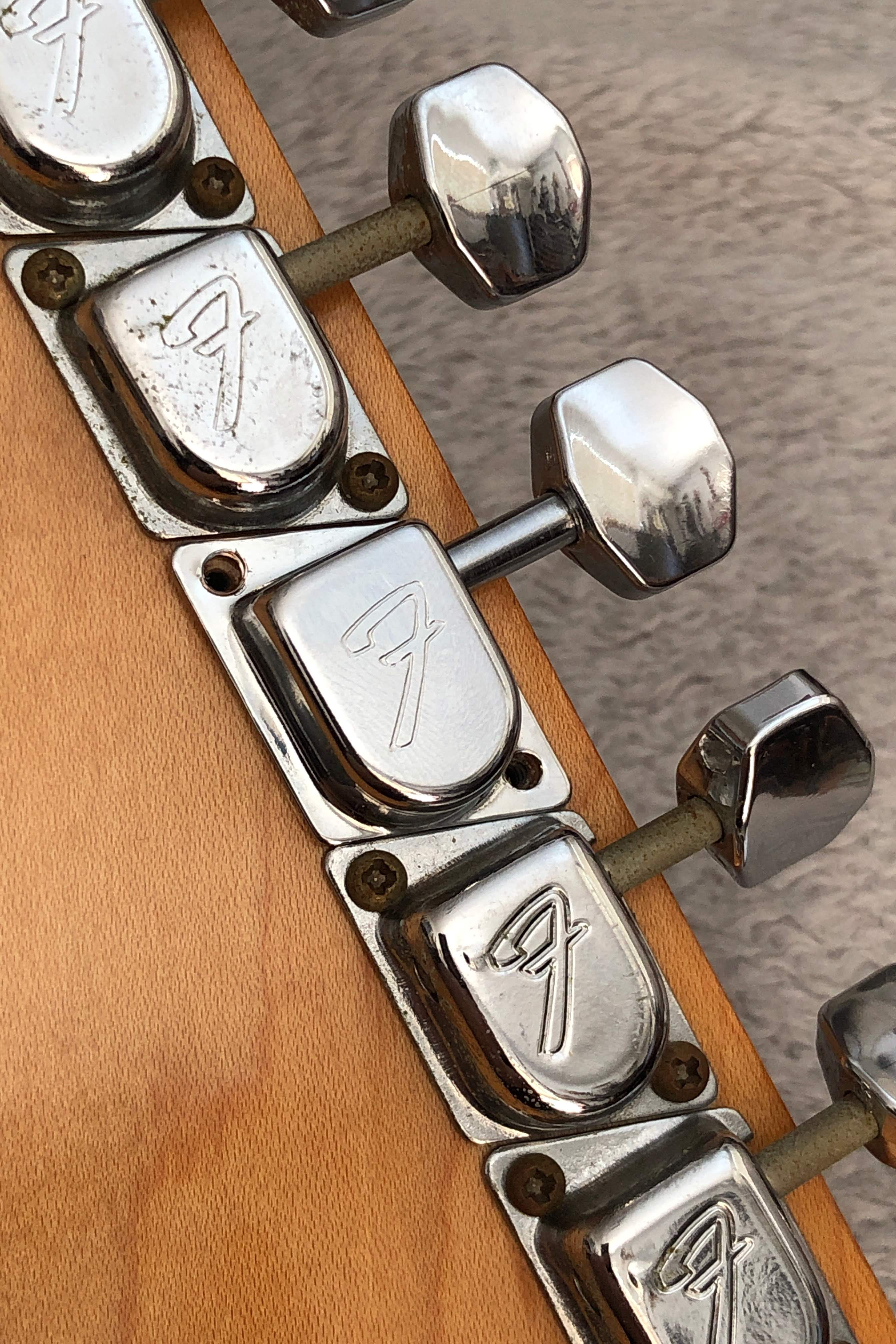 Fender '73 Strato ペグの破損、代替品の加工、Fキーペグの年代別種類