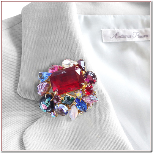 カラフルストーンのヴィンテージブローチ | アメリカ製 カラフルな