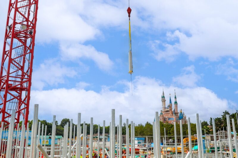 上海ディズニーリゾート “スパイダーマン”ローラーコースター最初の