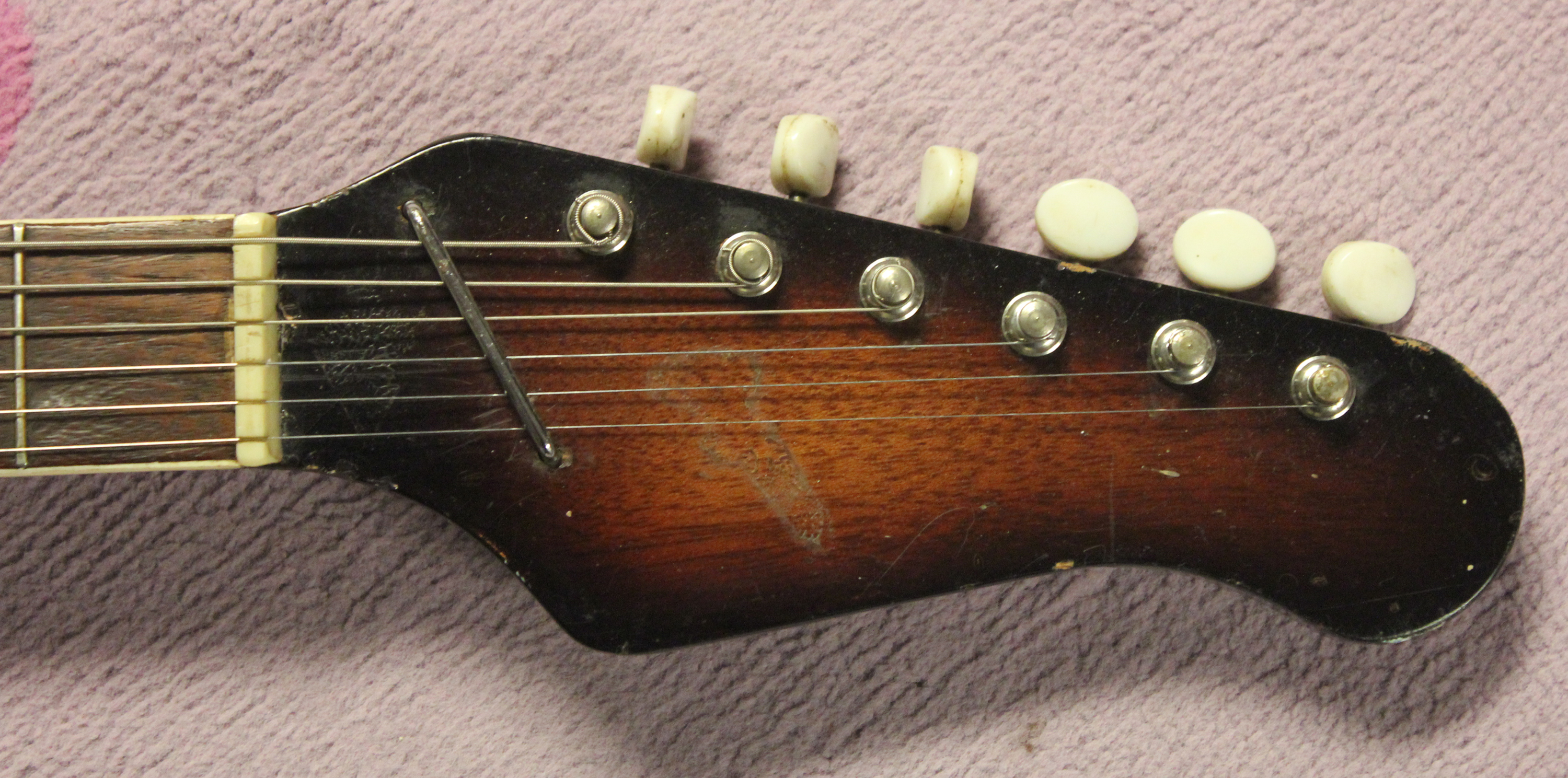 You Say Sekova, I Say Segova – Early 1960s Kawai Electric Guitar
